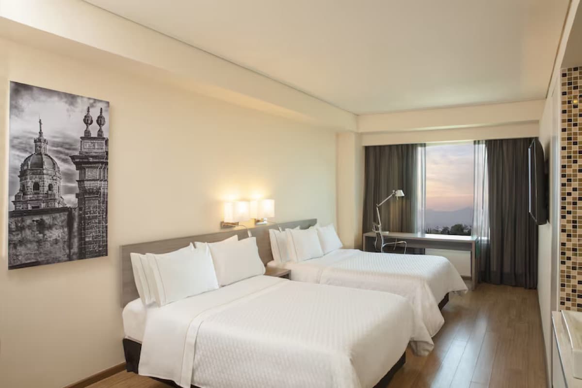 Fiesta Inn Morelia Altozano — Habitación Superior Doble